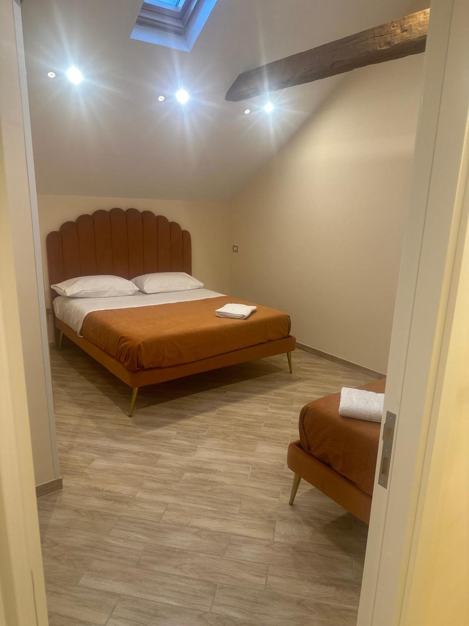 Attic Room Наполи Екстериор снимка