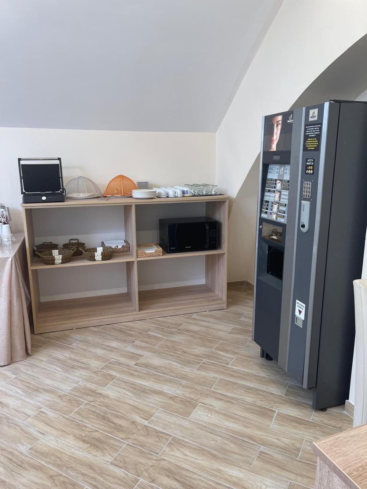 Attic Room Наполи Екстериор снимка