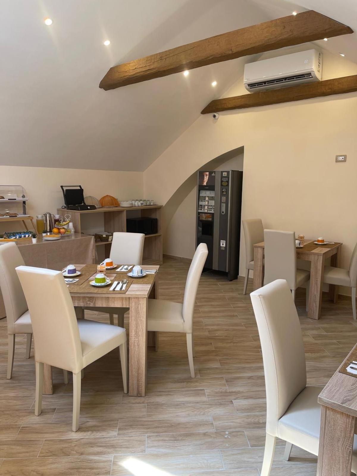 Attic Room Наполи Екстериор снимка