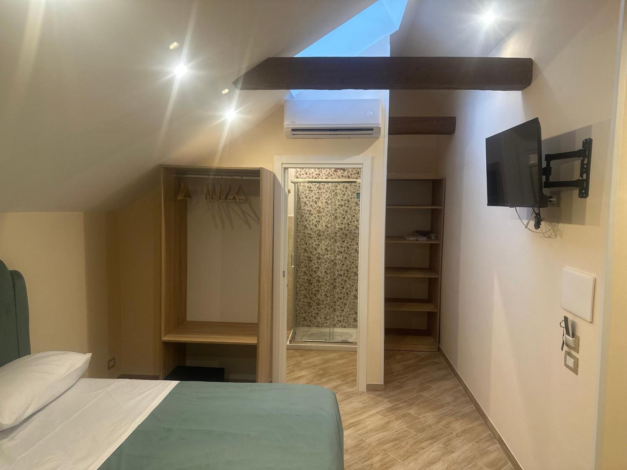 Attic Room Наполи Екстериор снимка